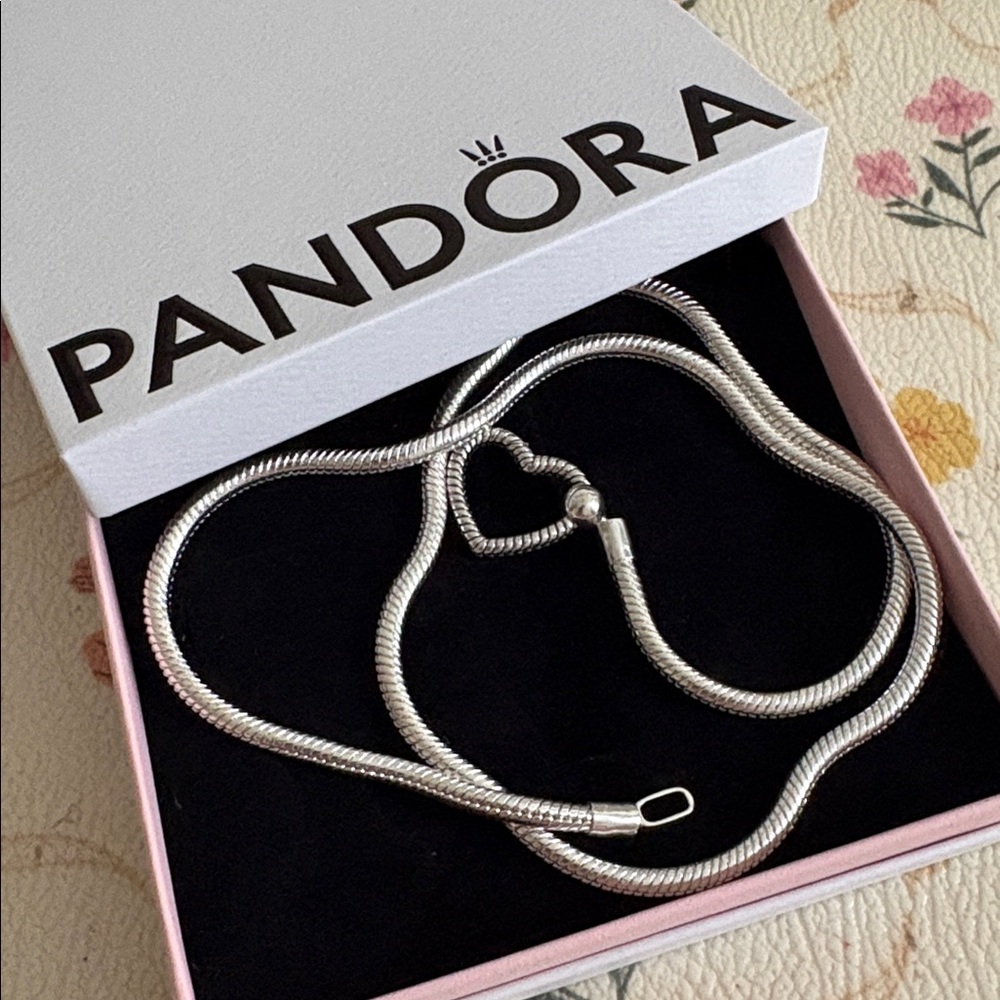 *New* Pandora Closure Snake Heart Necklace
